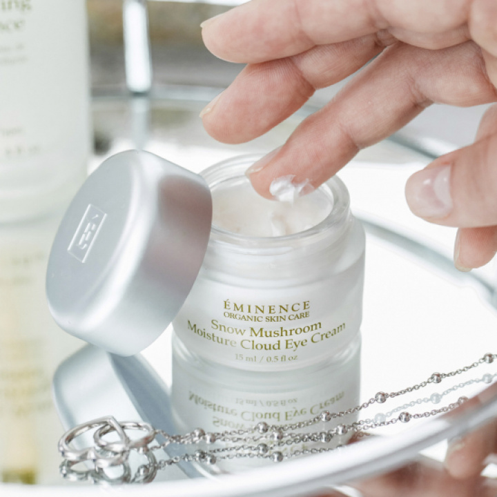 Eminence Organics Snow Mushroom Moisture Cloud Eye Cream i gruppen Kroppsvård / Hudvård / Ögonvård hos Masesgården AB (5868)